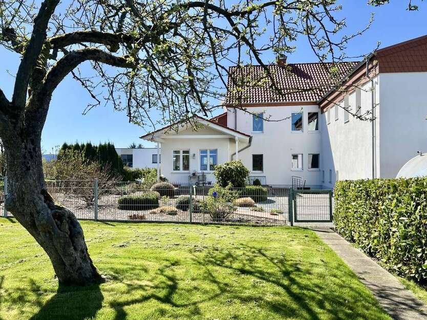 Haus zum Kaufen in Detmold 495.000 € 241 m²