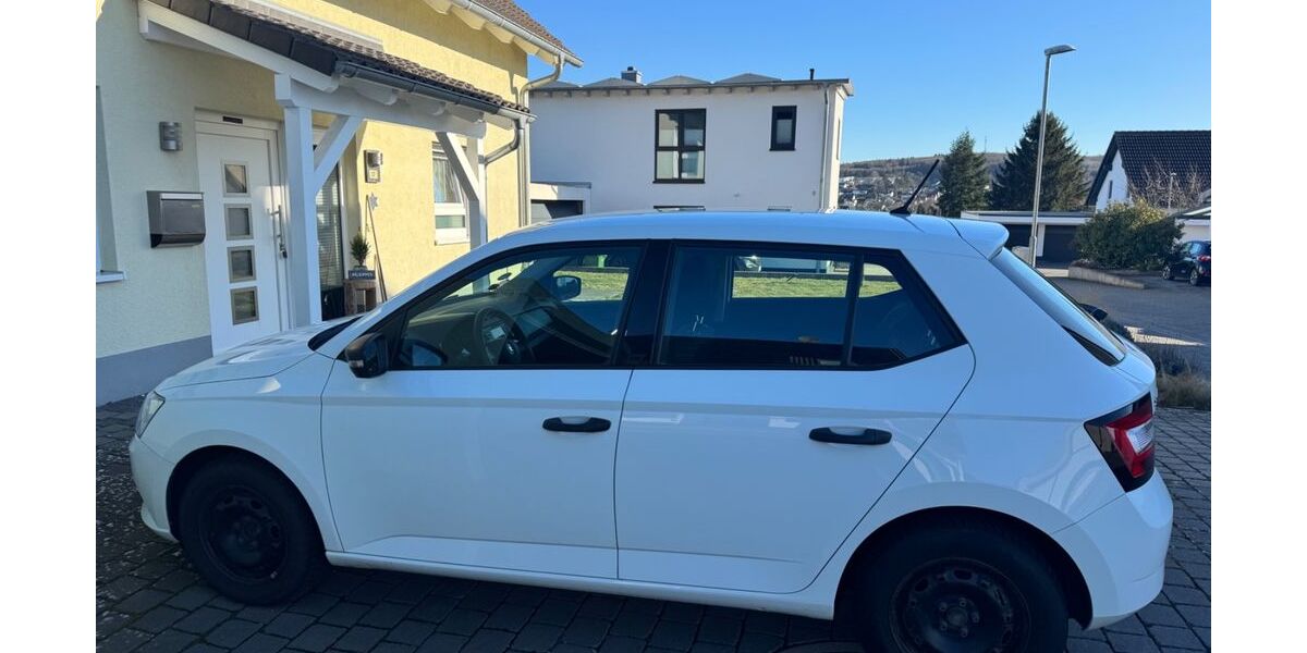 Skoda Fabia 59.000 km 7.600 &euro; Allendorf 35469