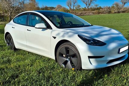 Tesla Model 3 49.500 km 26.999 &euro; Themar 98660