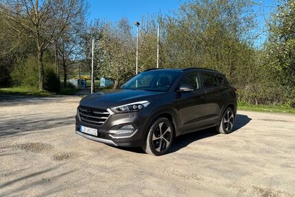 Hyundai TUCSON 102.000 km 16.200 &euro; Lemgo 32657