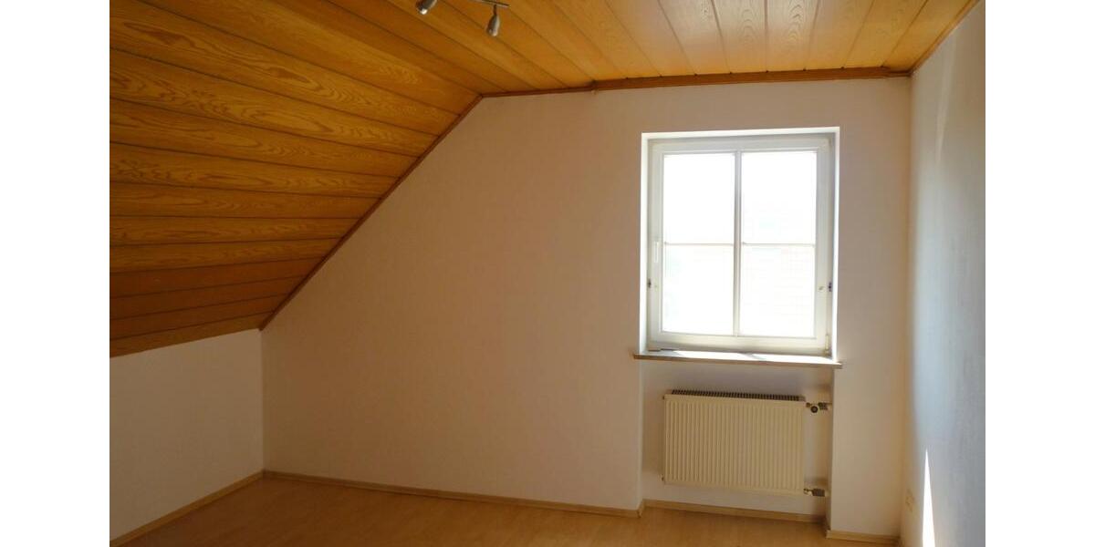 Etagenwohnung Aichen - 6 Zimmer, 202 m&sup2;, 990&euro; | Angebot:26261881