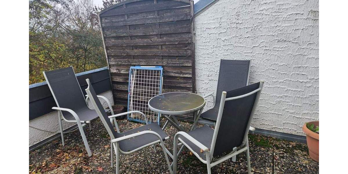 RESERVIERT - Sackgassenlage in Wiebelskirchen: 2,5 Zimmer Dachgeschoss Wohnung mit PKW Stellplatz 2 zimmer