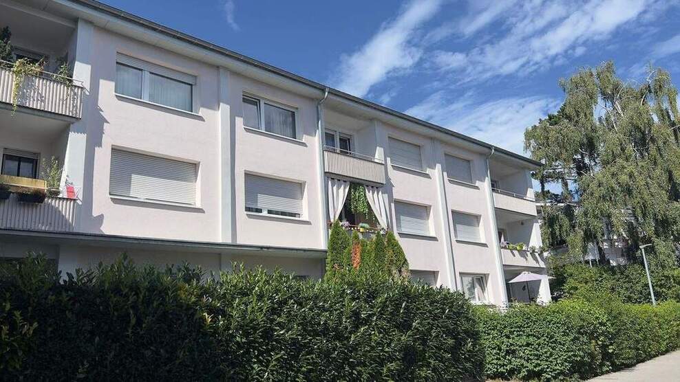 Attraktive 3-Zimmer-Wohnung mit großer Küche, Tageslichtbad und Balkon in ruhiger Lage von Überlingen 3 zimmer