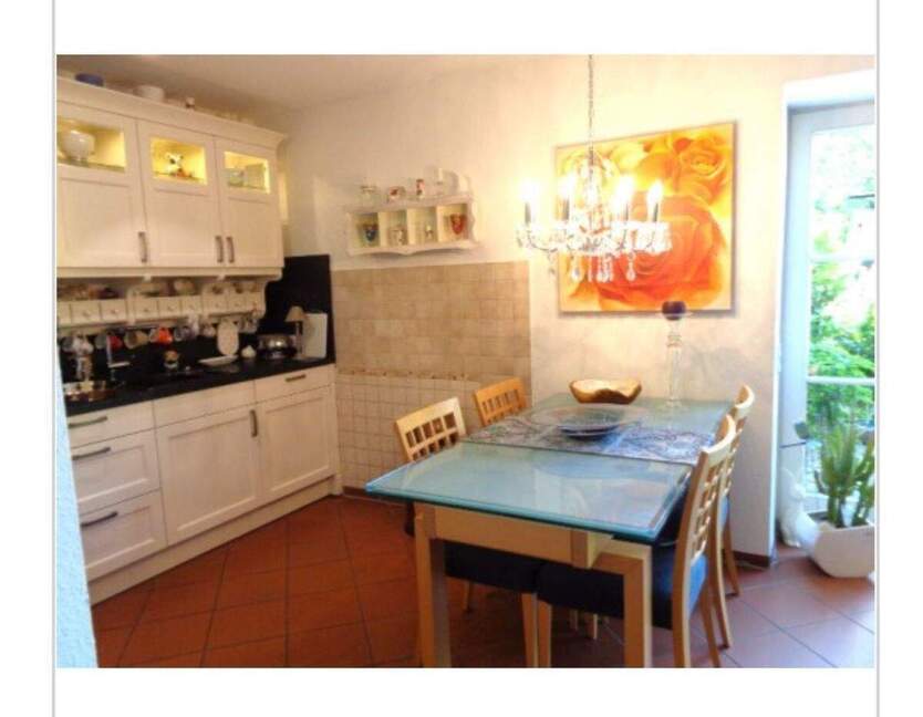 Lichtdurchflutete-2,5-Zi-Terrassenwohnung-mit-Garten-im-exclusiven-Vierkanthof 2 zimmer