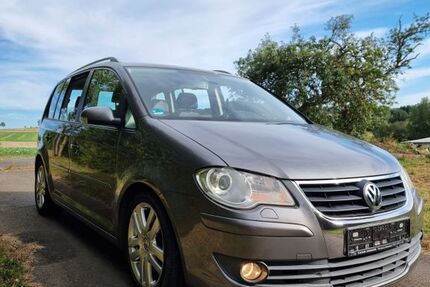 VW Touran 183.000 km 4.000 &euro; Gieleroth 57610