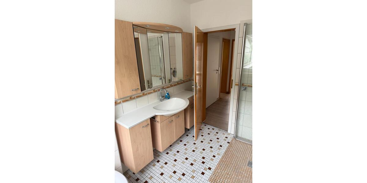 Etagenwohnung Bad Emstal - 3.5 Zimmer, 115 m&sup2;, 950&euro; | Angebot:26416298