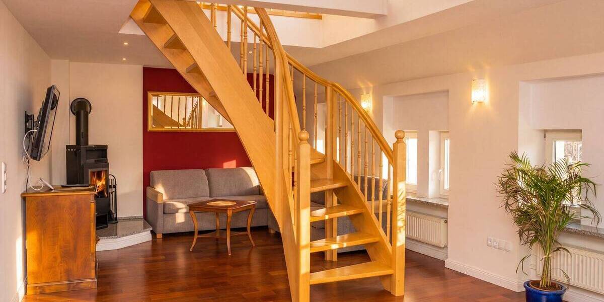 Etagenwohnung Lübeck Innenstadt - 6 Zimmer, 175 m&sup2;, 4.500&euro; | Angebot:26401158