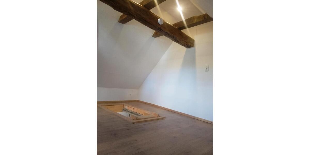 Etagenwohnung Gladenbach - 4 Zimmer, 142 m&sup2;, 1.200&euro; | Angebot:26397959