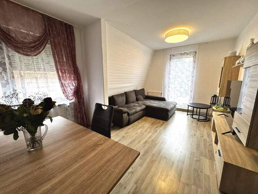 Charmantes Zweifamilienhaus mit großer Dachterrasse... 6 zimmer