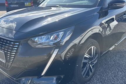 Peugeot 208 47.300 km 13.500 &euro; Brandenburg an der Havel 14772