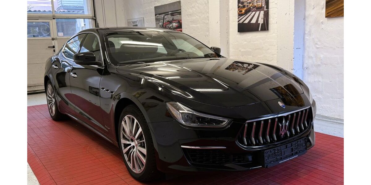Maserati Ghibli 91.300 km 41.900 &euro; Bremen 28207