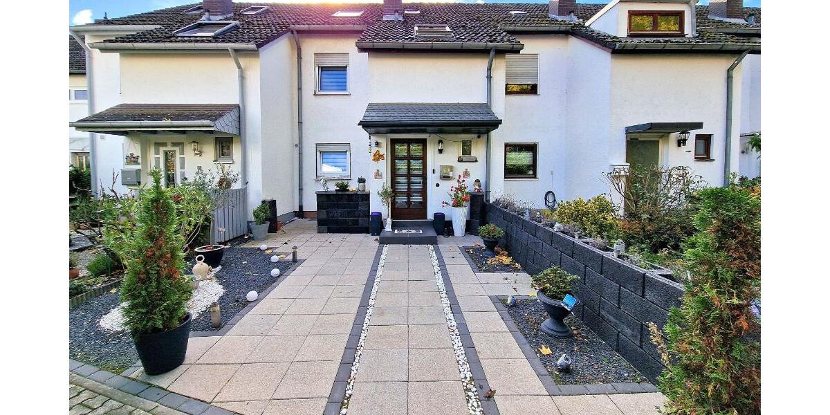 Solides Reihenhaus mit Garten und Garage - Reihenmittelhaus Ludwigshafen | Angebot:25647268