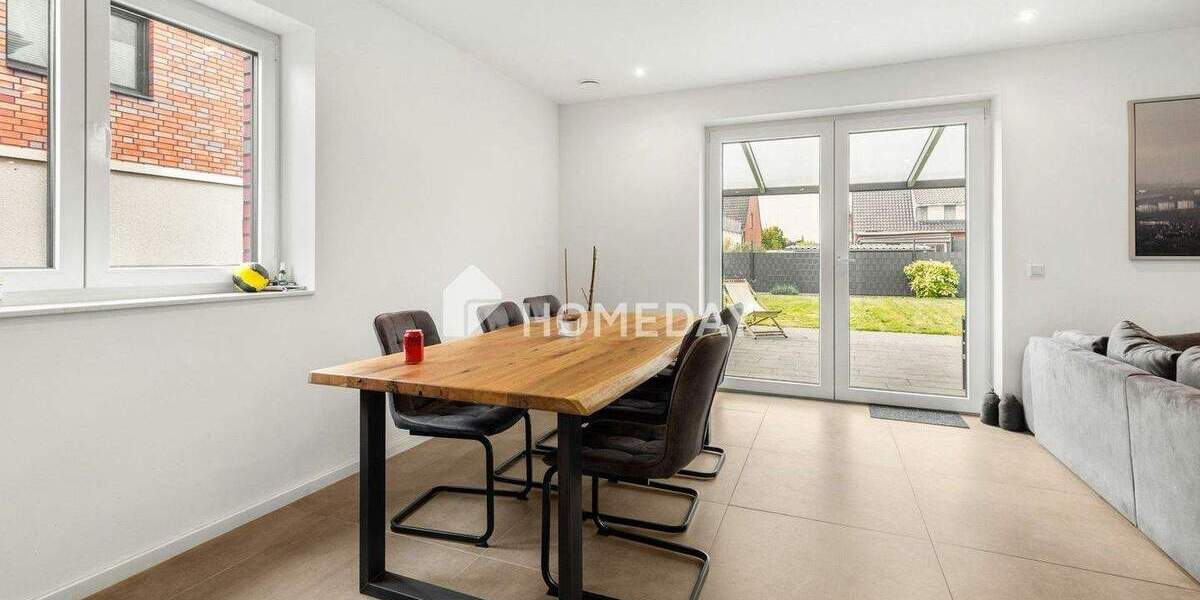 Wohnen mit Zukunft: Neuwertiges KfW-55-Haus mit Garten und moderner Ausstattung 7 zimmer