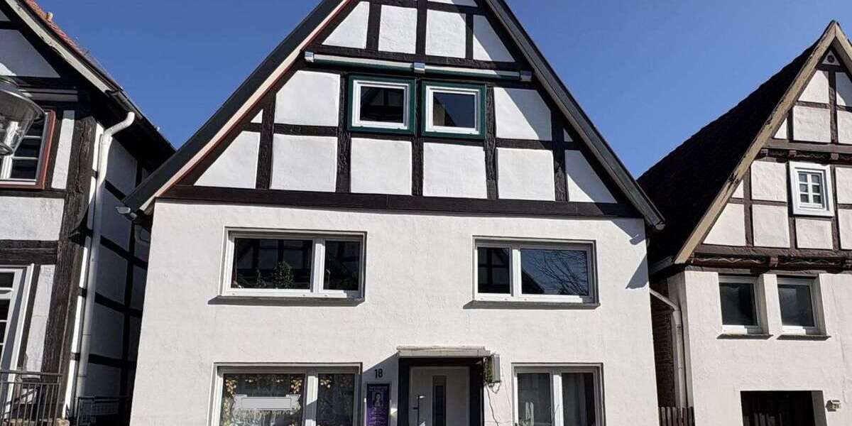 Einfamilienhaus Blomberg - 8 Zimmer, 150 m&sup2;, 99.000&euro; | Angebot:26060535