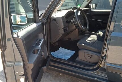 Jeep Commander 279.000 km 3.950 &euro; Dortmund 44369