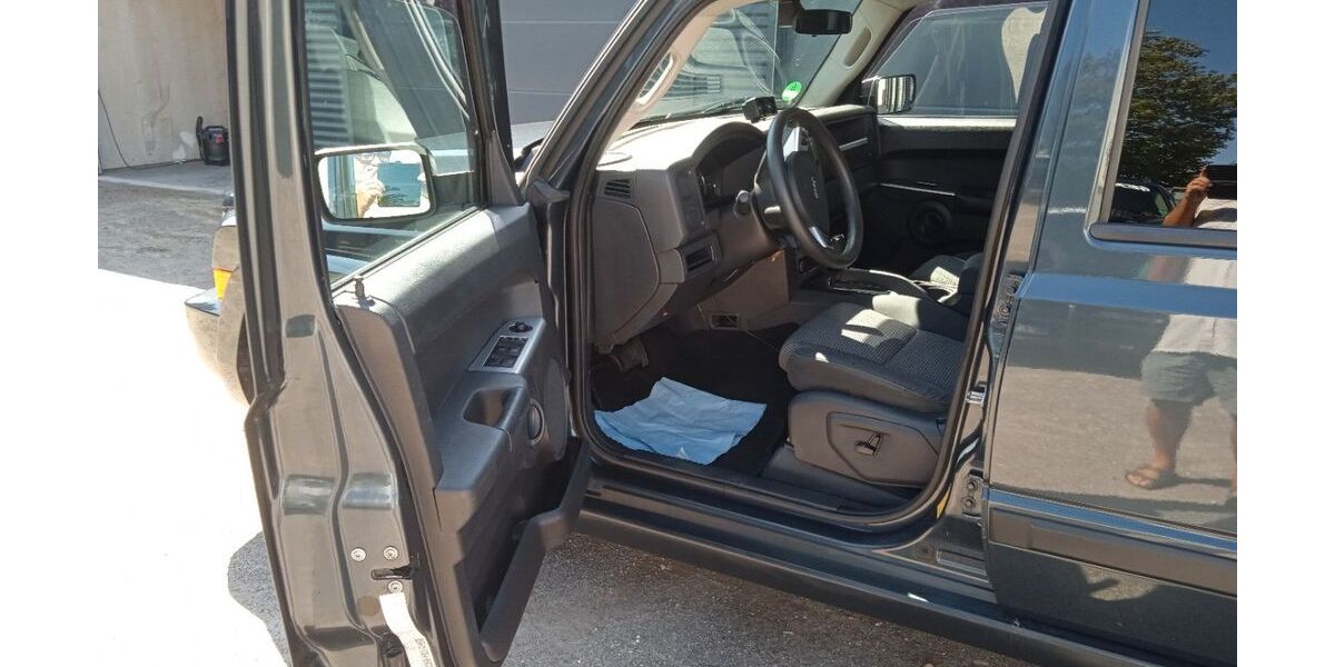 Jeep Commander 279.000 km 3.950 &euro; Dortmund 44369