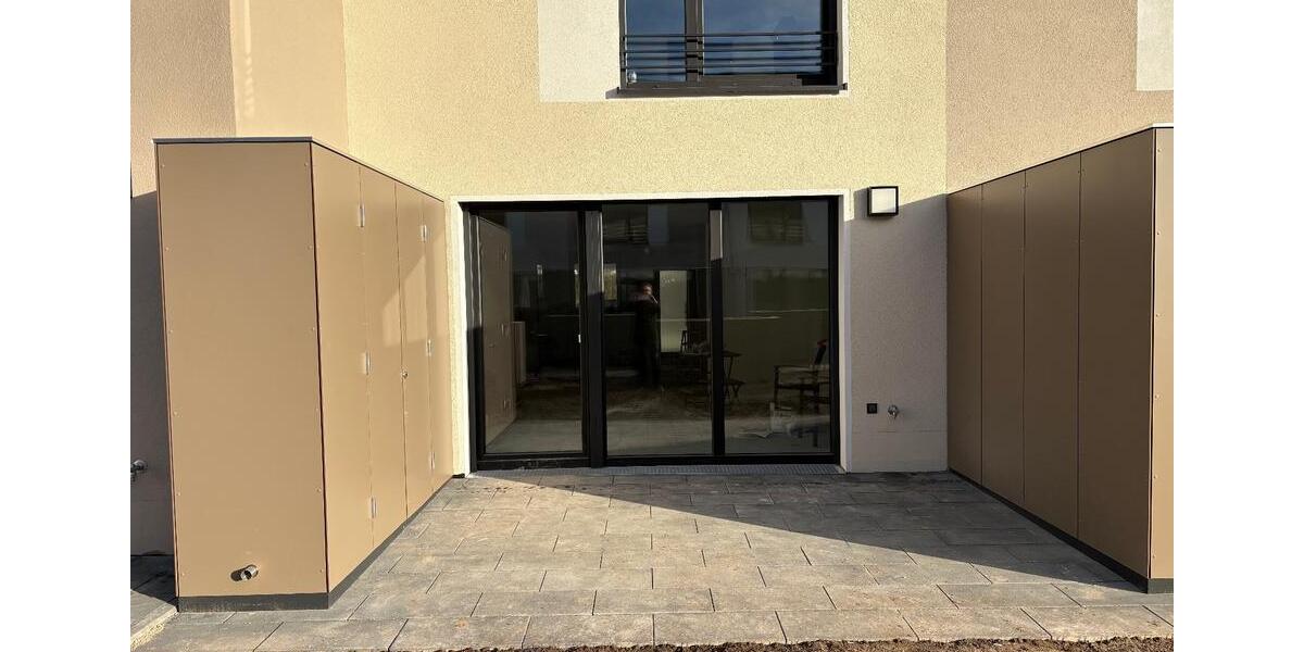 Neubau-Reihenhaus in Fürth-Burgfarrnbach mit Einbauküche 5 zimmer