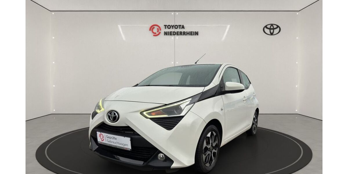 Toyota Aygo (X) 50.500 km 10.888 &euro; Krefeld 47809
