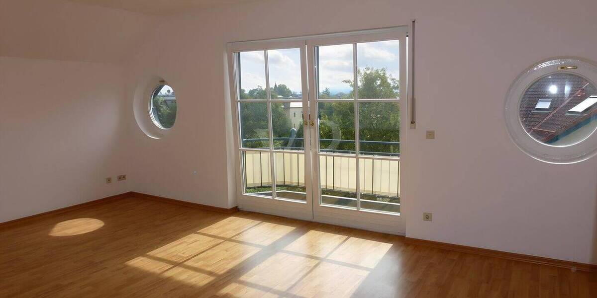 Etagenwohnung Radebeul - 3 Zimmer, 72 m&sup2;, 240.000&euro; | Angebot:26695325