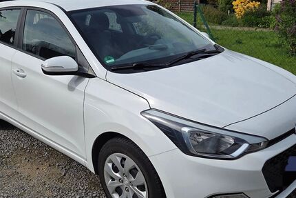 Hyundai i20 106.000 km 6.400 &euro; Coswig 01640