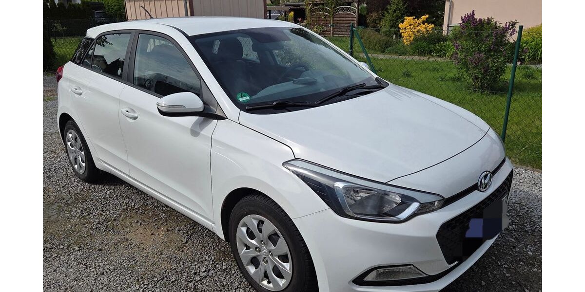 Hyundai i20 106.000 km 6.400 &euro; Coswig 01640
