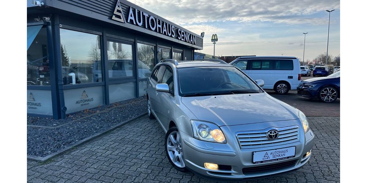 Toyota Avensis 95.000 km 5.990 &euro; Peine 31228
