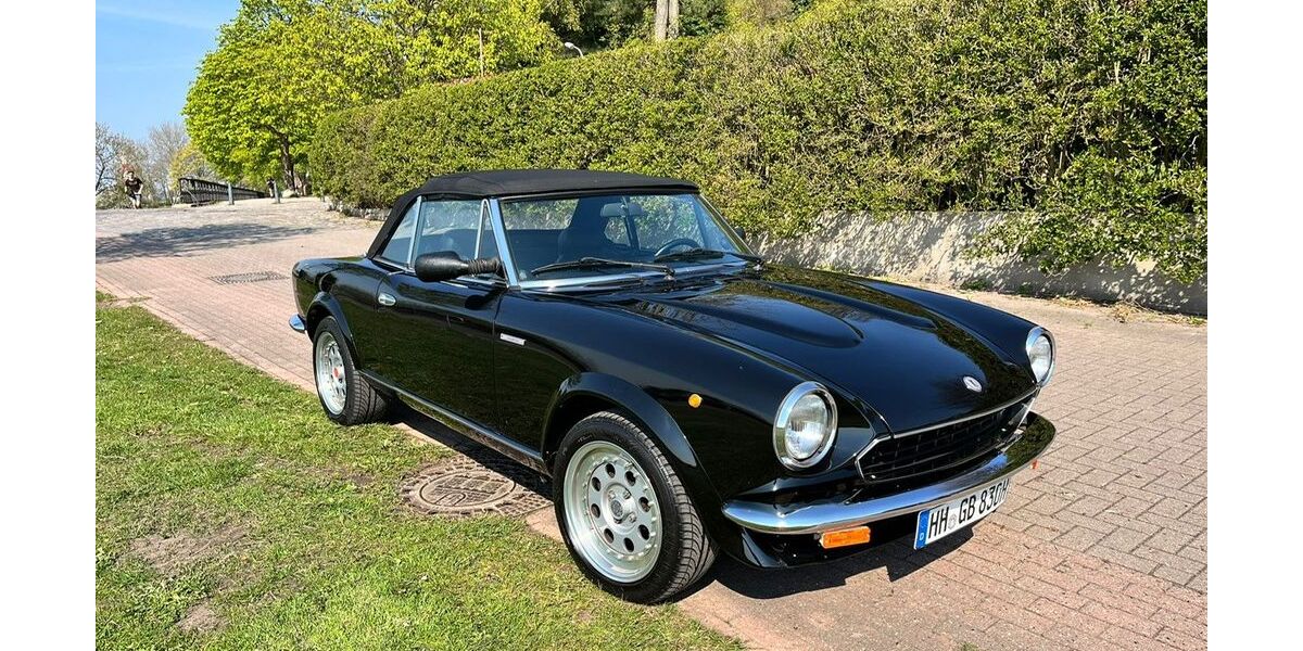 Fiat 124 Spider 108.069 km 29.500 &euro; Hamburg 22587