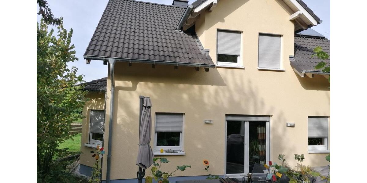 Einfamilienhaus Kirchen (Sieg) - 5 Zimmer, 140 m&sup2;, 1.400&euro; | Angebot:25023013