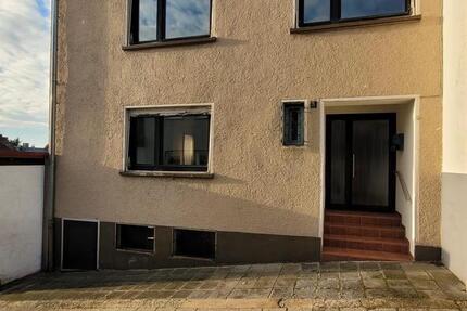 Haus Sankt Ingbert - 6 Zimmer, 120 m&sup2;, 168.000&euro; | Angebot:27092311