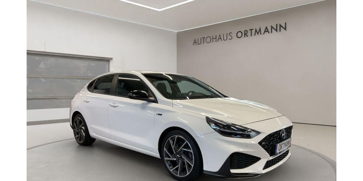 Hyundai i30 33.327 km 22.890 &euro; Wissen 57537