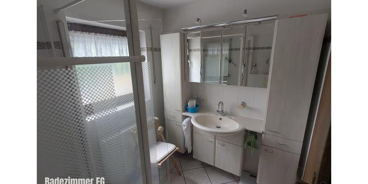 Etagenwohnung Netphen - 8 Zimmer, 180 m&sup2;, 240.000&euro; | Angebot:27024028