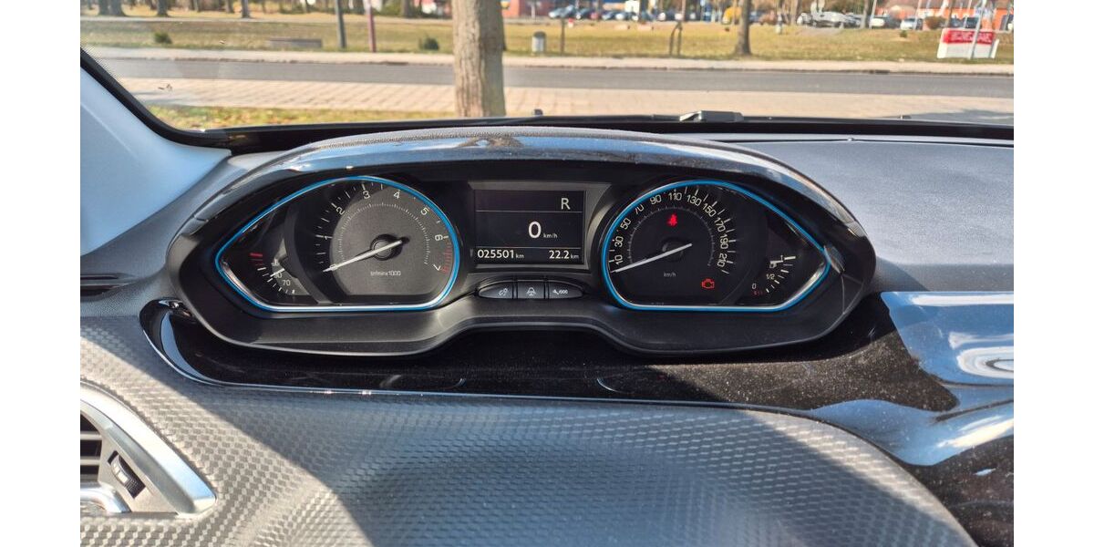Peugeot 2008 26.000 km 14.200 &euro; Muellrose 15299