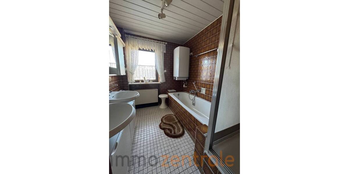 Einfamilienhaus Gunzenhausen Laubenzedel - 8 Zimmer, 203 m&sup2;, 329.000&euro; | Angebot:25680267