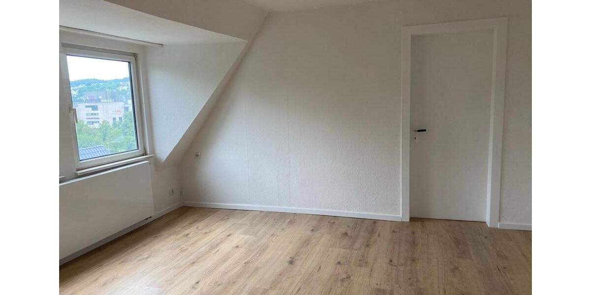 Dachgeschoßwohnung Meschede - 3 Zimmer, 70 m&sup2;, 610&euro; | Angebot:25959312