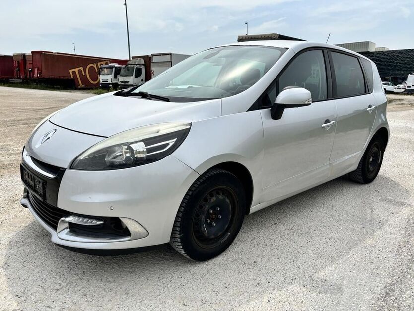 Renault Scenic 254.507 km 3.558 € Radeburg 01471