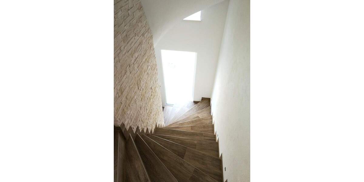 Doppelhaushälfte Langenselbold - 6 Zimmer, 140 m&sup2;, 2.100&euro; | Angebot:24656783