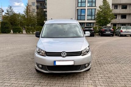 VW Caddy 178.000 km 5.999 &euro; Köln 50825