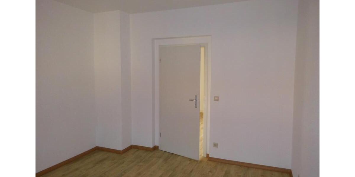 Etagenwohnung Lauta - 3 Zimmer, 60 m&sup2;, 420&euro; | Angebot:26662909