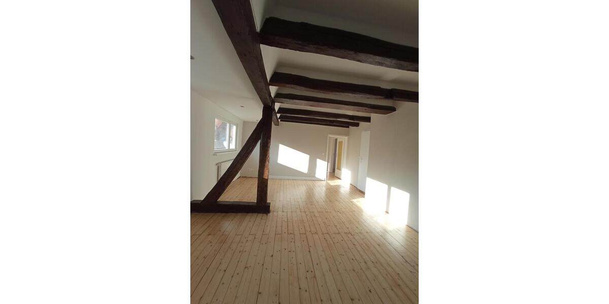 Dachgeschoßwohnung Kaiserslautern - 4 Zimmer, 82 m&sup2;, 790&euro; | Angebot:25349784