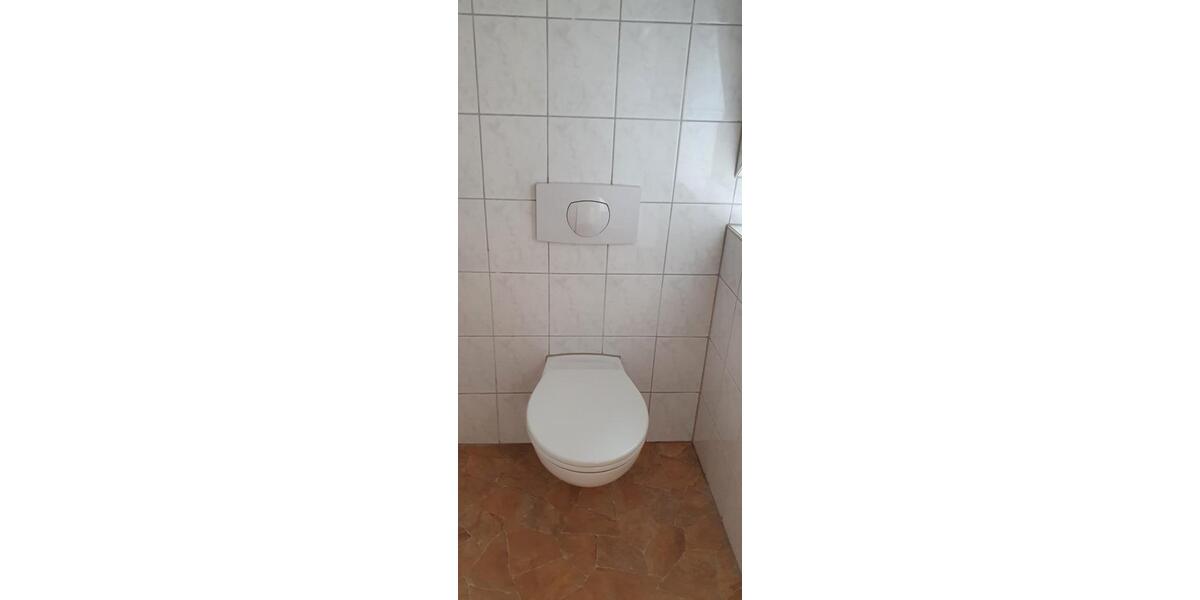 4 Raum DG Wohnung in Spremberger Vorstadt zu vermieten 4 zimmer