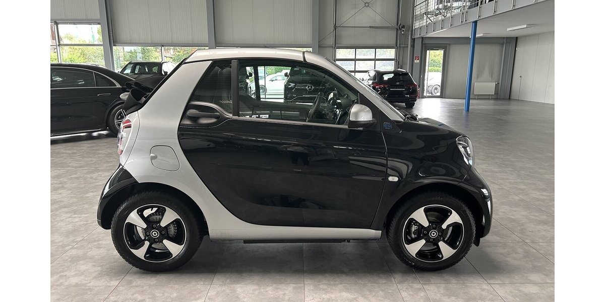 Smart ForTwo EQ CABRIO EXCLUSIVE-22KW-RÜCKFAHRKAMERA! 13.660 km 18.399 € Groß-Umstadt 64823