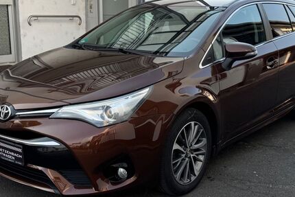 Toyota Avensis 212.000 km 7.980 € Dietzenbach 63128