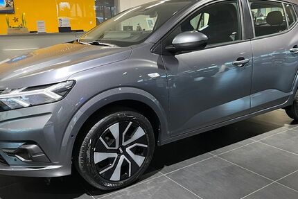 Dacia Sandero 1.490 km 17.430 &euro; Langenfeld 40764