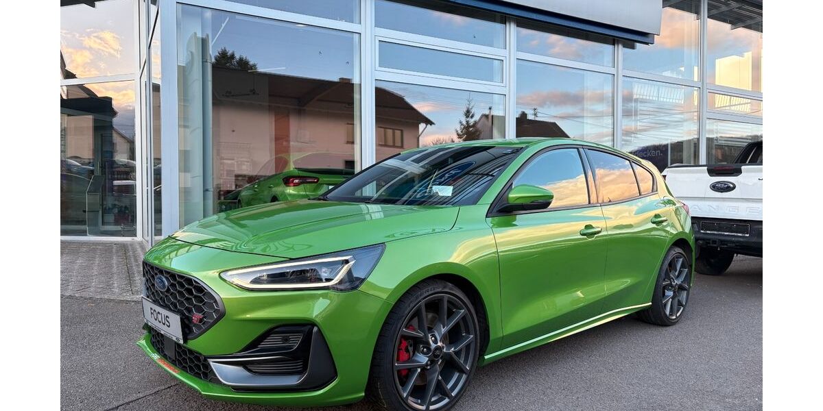 Ford Focus 23.100 km 32.900 &euro; Losheim am See 66679