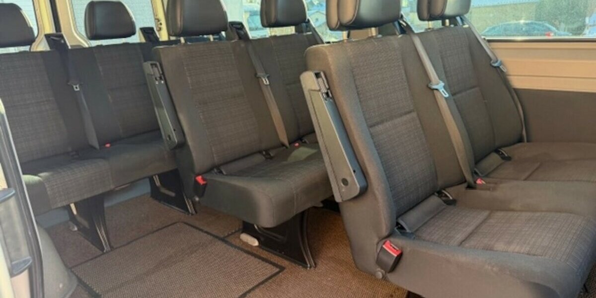 Mercedes-Benz Sprinter 319 CDI V6 9 Sitzer mit Dachklima 293.500 km 22.015 &euro; Muldestausee 06774