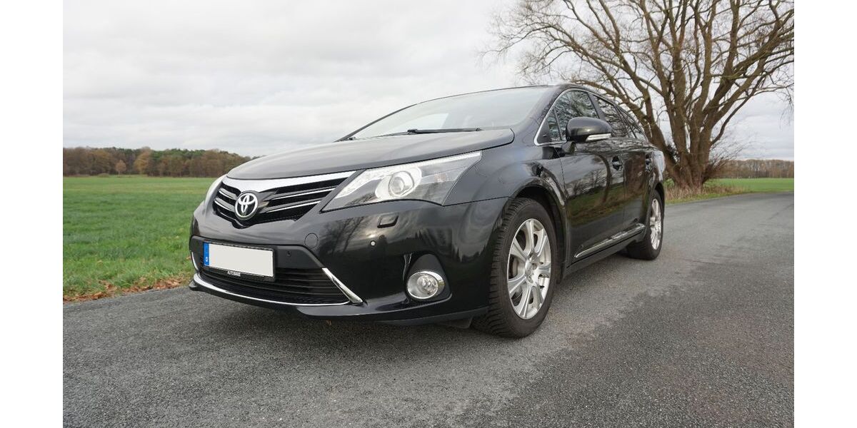 Toyota Avensis 168.000 km 8.900 &euro; Espelkamp 32339