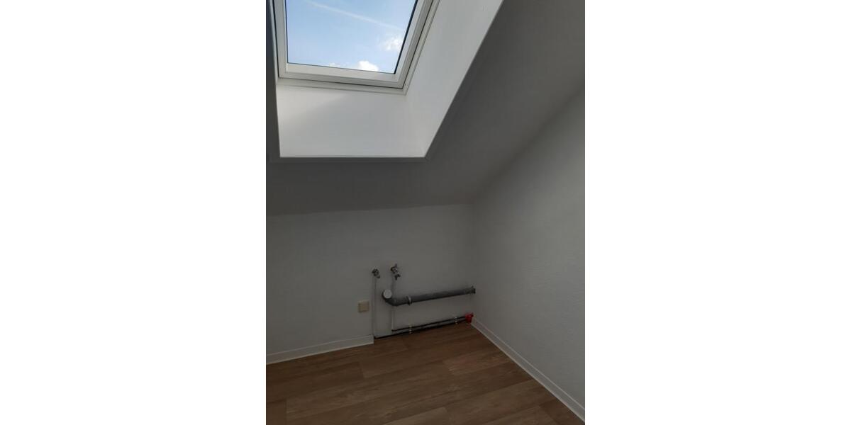 Dachgeschoßwohnung Dessau-Roßlau Dessau - 1 Zimmer, 28 m&sup2;, 225&euro; | Angebot:26445798