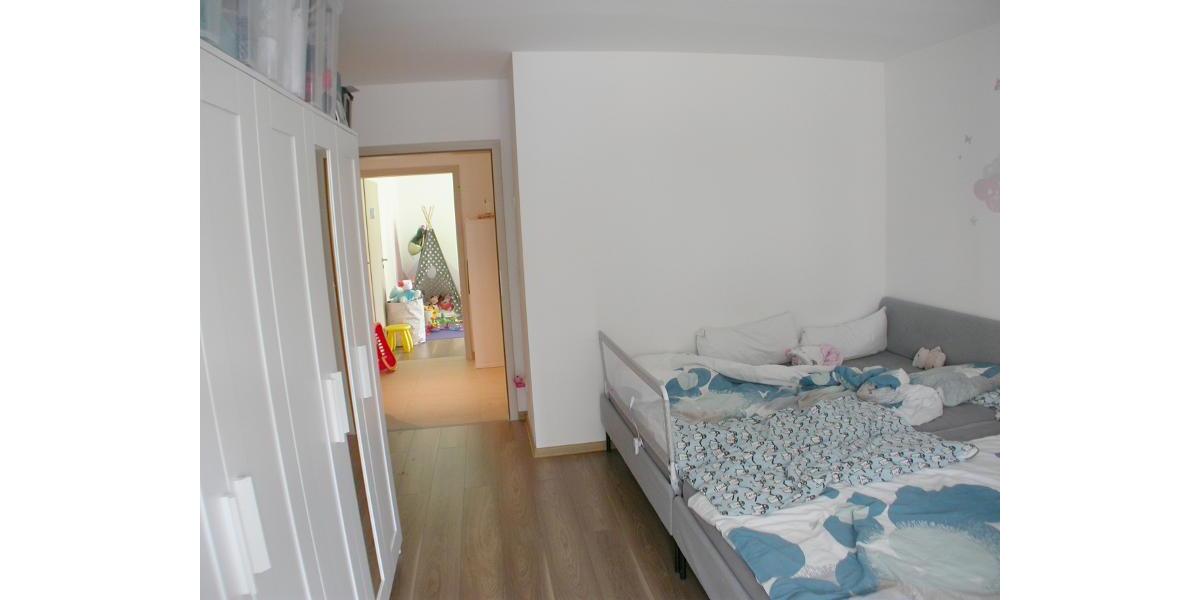 4 Zi. Erdgeschoss Wohnung mit Garten und 2 Stellplätzen - Etagenwohnung Höchstadt | Angebot:26802455