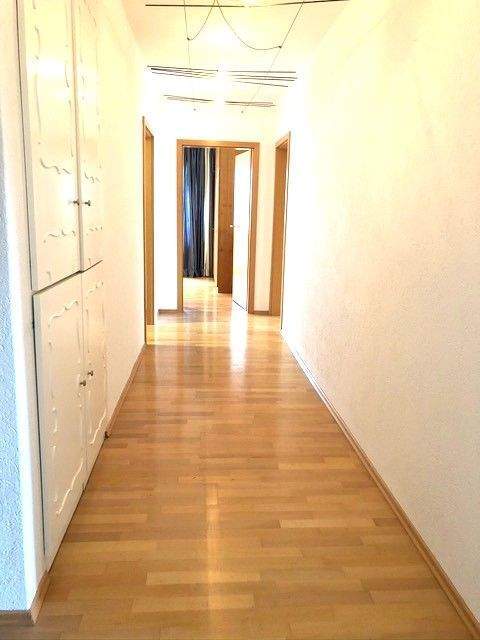 TOP: Grosszügige 3,5 Zimmer Wohnung mit EBK, Balkon, Terrasse am Rande der Weinberge - zentrumsnah! 3 zimmer