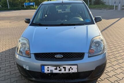 Ford Fiesta 108.000 km 1.100 &euro; Berlin 12439
